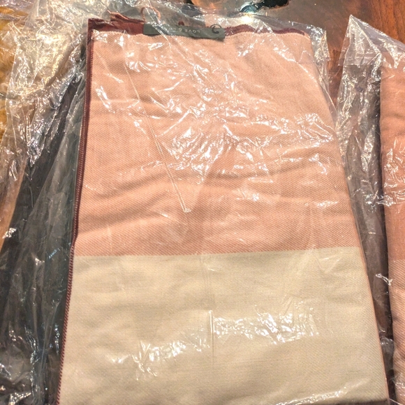 Indigo Love and Lore wrap - Picture 2 of 3